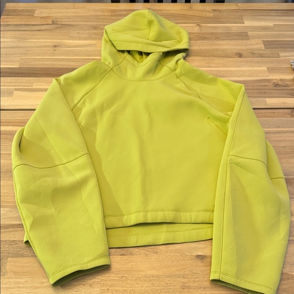 Lululemon Athletica Lime Crop Hoodie with Pockets - Size 8 - Picture 1 of 7